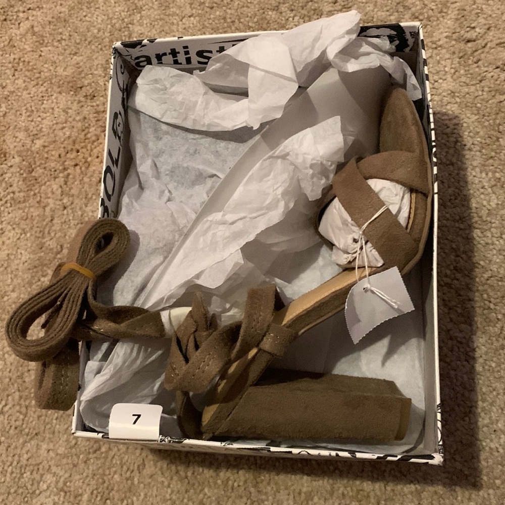 Lace-up block heels